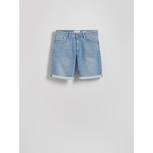 Reserved - Szorty slim fit z zakładkami - niebieski ze sklepu Reserved w kategorii Spodenki męskie - zdjęcie 183605437