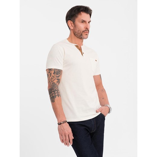Męski t-shirt z dekoltem na guziki i zamszowym wykończeniem – biały V1 OM-TSCT-0206 ze sklepu ombre w kategorii T-shirty męskie - zdjęcie 183616319