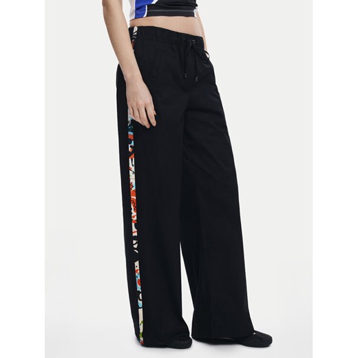 Desigual Spodnie materiałowe Paisley 25SWPW19 Czarny Regular Fit ze sklepu MODIVO w kategorii Spodnie damskie - zdjęcie 183631598