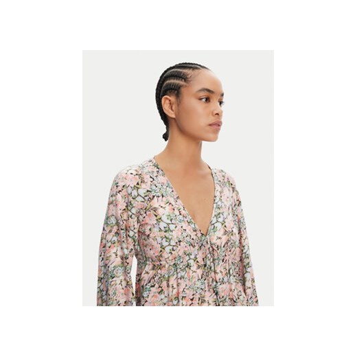 Sukienka Billabong mini z długim rękawem casual z dekoltem w literę v 