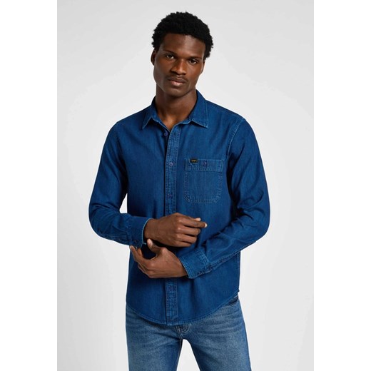 MĘSKA KOSZULA JEANSOWA LEE SURE SHIRT INKY BLUE 112355712 L66N008587 ze sklepu YouNeedit.pl w kategorii Koszule męskie - zdjęcie 183648625