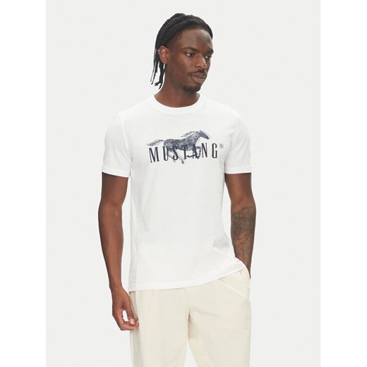 Mustang T-Shirt Austin 1016492 Biały Regular Fit ze sklepu MODIVO w kategorii T-shirty męskie - zdjęcie 183653068