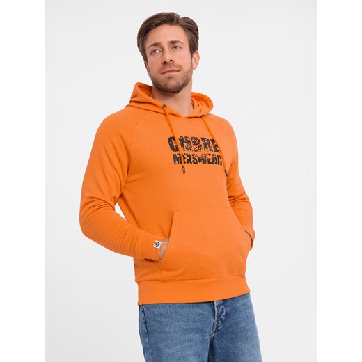 Męska bluza kangurka z kapturem i nadrukiem - pomarańczowa V1 OM-SSPS-0155 ze sklepu ombre w kategorii Bluzy męskie - zdjęcie 183664509