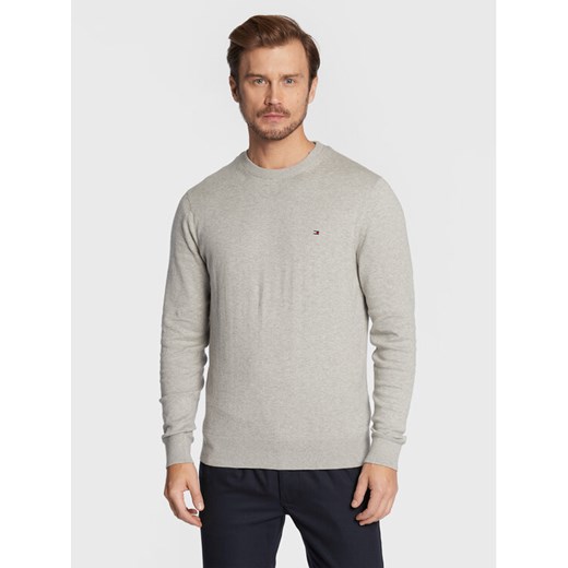 Tommy Hilfiger Sweter MW0MW28046 Szary Regular Fit ze sklepu MODIVO w kategorii Swetry męskie - zdjęcie 183669478