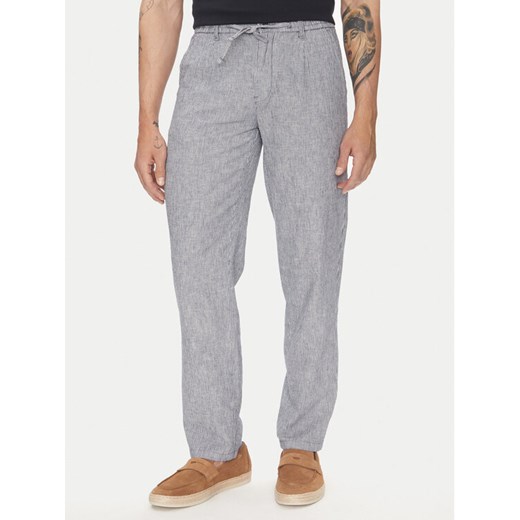 Lindbergh Spodnie materiałowe 30-003030 Niebieski Relaxed Fit ze sklepu MODIVO w kategorii Spodnie męskie - zdjęcie 183679017