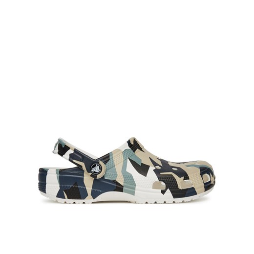 Crocs Klapki Geo Camo Clog 211009 Kolorowy ze sklepu MODIVO w kategorii Klapki męskie - zdjęcie 183679198