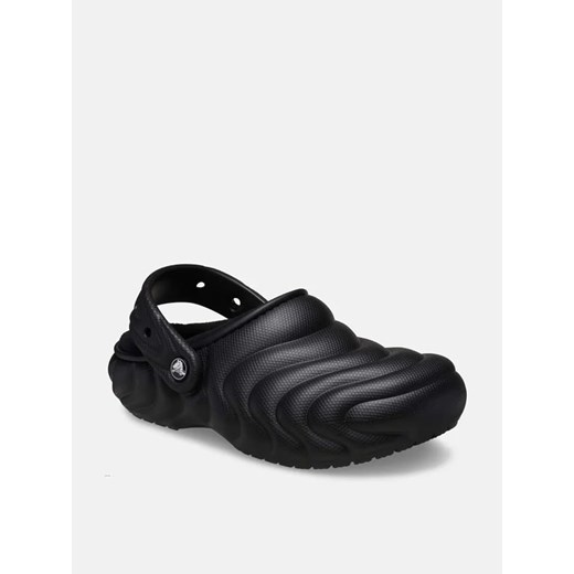 Crocs Chodaki &quot;Classic Lined Overpuff&quot; w kolorze czarnym ze sklepu Limango Polska w kategorii Klapki damskie - zdjęcie 183682135