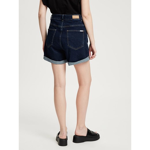 Szorty Cross Jeans z elastanu
