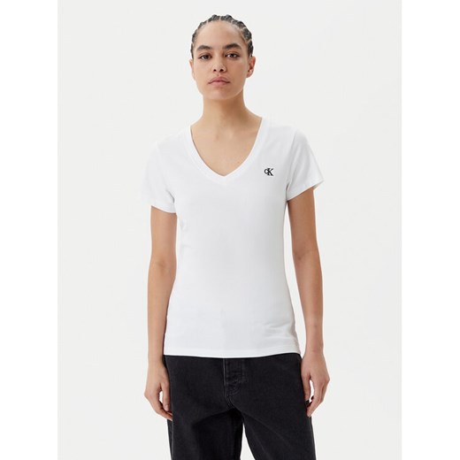 Calvin Klein Jeans T-Shirt J20J213716 Biały Regular Fit ze sklepu MODIVO w kategorii Bluzki damskie - zdjęcie 183689308