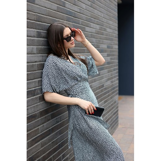 Sukienka maxi wiązana w pasie - model 2 ze sklepu Cudmoda w kategorii Sukienki - zdjęcie 183696449