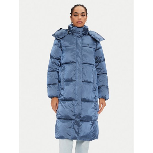 Calvin Klein Jeans Kurtka zimowa Shiny Monologo J20J224617 Niebieski Regular Fit ze sklepu MODIVO w kategorii Kurtki damskie - zdjęcie 183701249