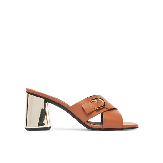 Klapki Furla Chic YJ41HIC A.0203 3911S Brązowy ze sklepu eobuwie.pl w kategorii Klapki damskie - zdjęcie 183704959