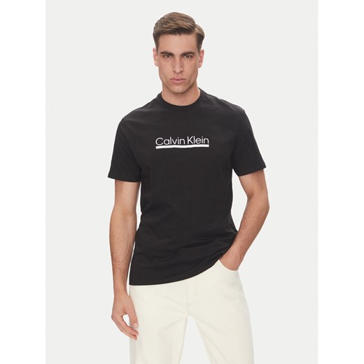 Calvin Klein T-Shirt Outline Tape Graphic LV04RC852G Czarny Regular Fit ze sklepu MODIVO w kategorii T-shirty męskie - zdjęcie 183706457