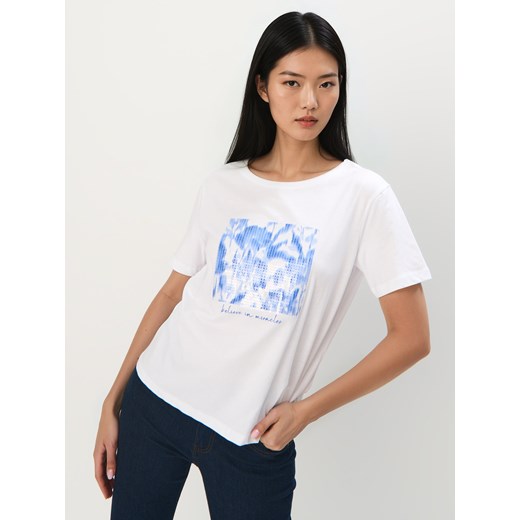 Mohito - Bawełniany t-shirt z printem - biały ze sklepu Mohito w kategorii Bluzki damskie - zdjęcie 183719657