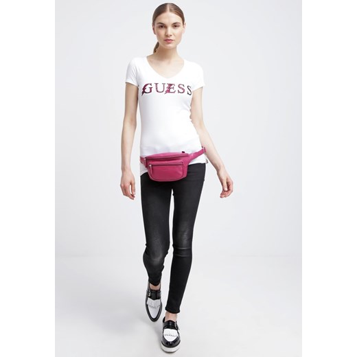 Guess Tshirt z nadrukiem true white zalando Bluzki bawełniane