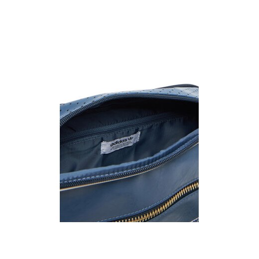 Listonoszka Adidas w stylu młodzieżowym 