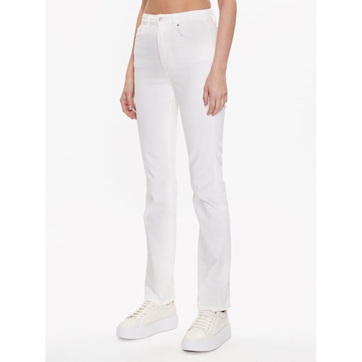 Gina Tricot Jeansy 18983 Biały Slim Fit ze sklepu MODIVO w kategorii Jeansy damskie - zdjęcie 183758839