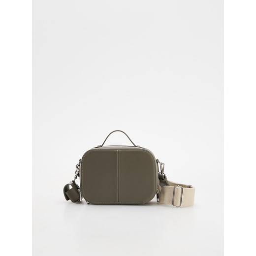 Reserved - Torebka crossbody z brelokiem - szary ze sklepu Reserved w kategorii Torebki damskie - zdjęcie 183783629