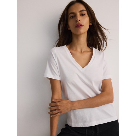 Reserved - T-shirt regular z merceryzowanej bawełny - biały - id: 5393V-00X - marki Reserved - 183785889 Reserved - T-shirt regular z merceryzowanej bawełny - biały ze sklepu Reserved w kategorii Bluzki damskie - zdjęcie 183785889