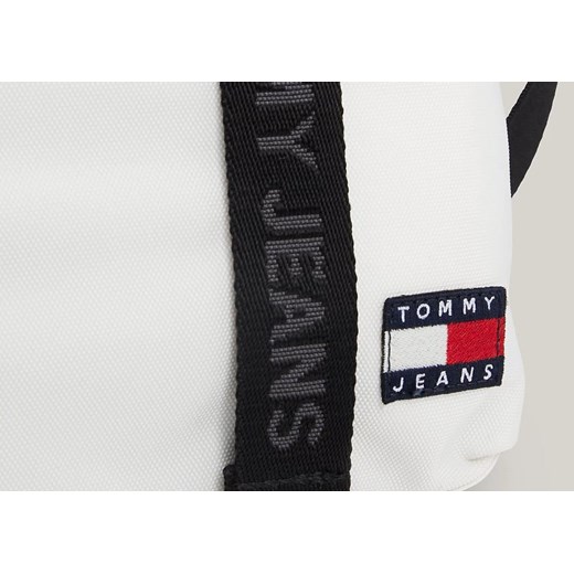 Torebka Tommy Jeans Tommy Jeans promocyjna cena Darbut
