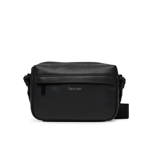 Saszetka Calvin Klein Ck Must Camera Bag LV04D3084G Czarny ze sklepu eobuwie.pl w kategorii Nerki - zdjęcie 183807675