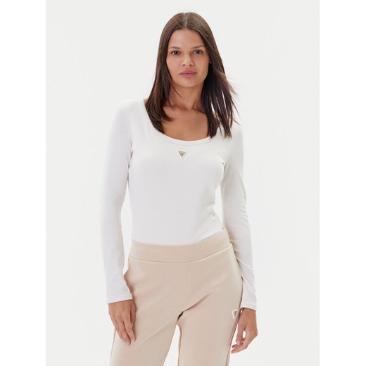 Guess Body V4YP07 J1314 Écru Slim Fit ze sklepu MODIVO w kategorii Bluzki damskie - zdjęcie 183813458