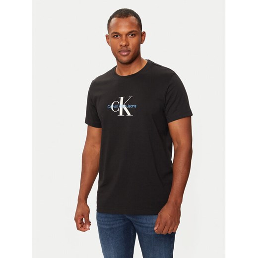 Calvin Klein Jeans T-Shirt Distressed Monologo J30J326863 Czarny Regular Fit ze sklepu MODIVO w kategorii T-shirty męskie - zdjęcie 183813889