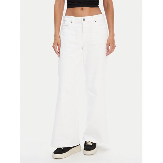 Guess Jeans Jeansy W5YA0O D0131 Biały Regular Fit ze sklepu MODIVO w kategorii Jeansy damskie - zdjęcie 183814075