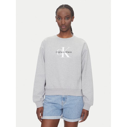 Calvin Klein Jeans Bluza Monologo LV047B234G Szary Relaxed Fit ze sklepu MODIVO w kategorii Bluzy damskie - zdjęcie 183814125