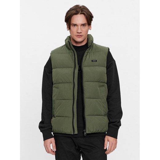 Calvin Klein Bezrękawnik Crinkle K10K110334 Zielony Regular Fit ze sklepu MODIVO w kategorii Kamizelki męskie - zdjęcie 183815068