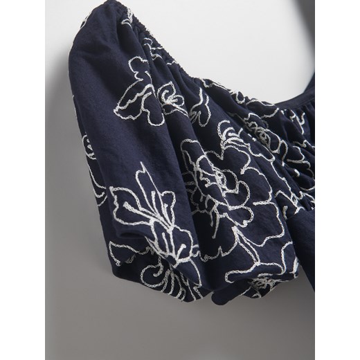 Bluzka damska Reserved na wiosnę z okrągłym dekoltem 