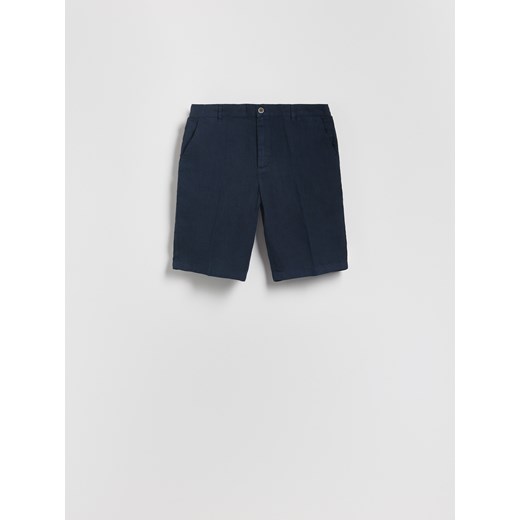 Reserved - Lniane szorty regular fit - granatowy ze sklepu Reserved w kategorii Spodenki męskie - zdjęcie 183836489