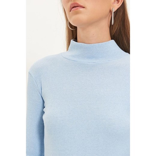 Trendyol bluzka damska niebieska casual z golfem