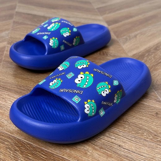 Blue klapki dziecięce z nadrukiem niebieskie ze sklepu ButyModne.pl w kategorii Klapki dziecięce - zdjęcie 183860729