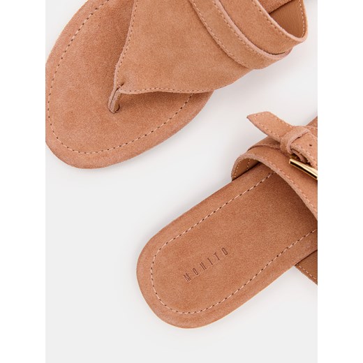 Klapki damskie Mohito brązowe bez zapięcia płaskie 