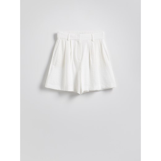 Reserved - Szorty z wiskozą - złamana biel Reserved XL Reserved