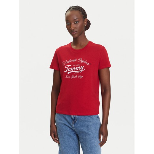 Tommy Jeans T-Shirt Essential DW0DW21404 Czerwony Regular Fit ze sklepu MODIVO w kategorii Bluzki damskie - zdjęcie 183885649