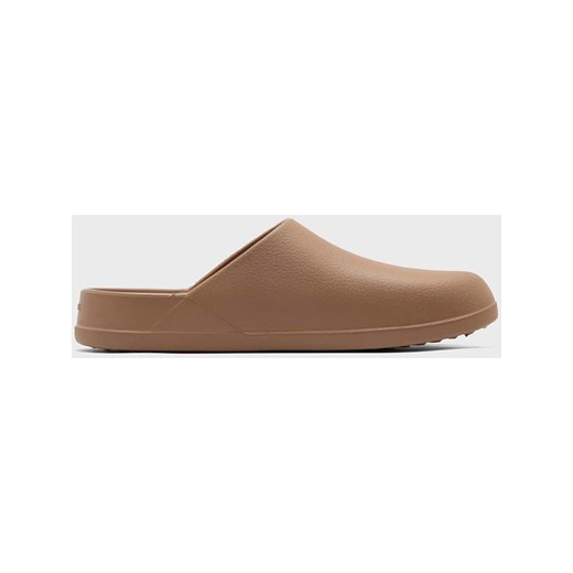 Crocs Chodaki &quot;Dylan&quot; w kolorze jasnobrązowym ze sklepu Limango Polska w kategorii Klapki damskie - zdjęcie 183893767