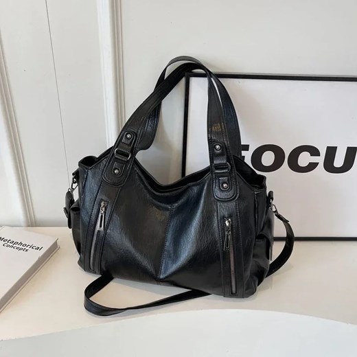 Miękka skórzana torba z kieszeniami - Czarny ze sklepu Intimica.pl w kategorii Torby Shopper bag - zdjęcie 183902937