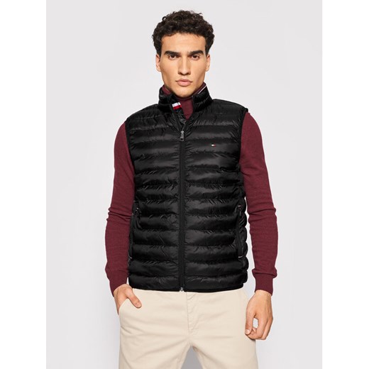 Tommy Hilfiger Kamizelka Core Circular MW0MW18762 Czarny Regular Fit ze sklepu MODIVO w kategorii Kamizelki męskie - zdjęcie 183904248