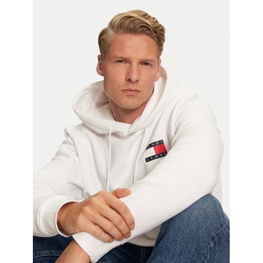 Tommy Jeans Bluza Essential DM0DM20738 Biały Regular Fit ze sklepu MODIVO w kategorii Bluzy męskie - zdjęcie 183904285