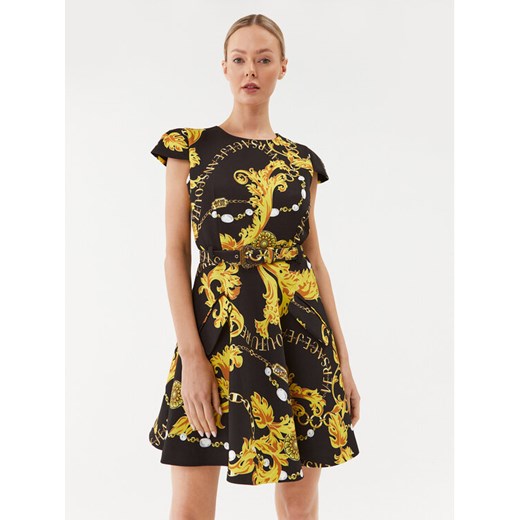 Versace Jeans Couture Sukienka codzienna 75HAO905 Czarny Regular Fit ze sklepu MODIVO w kategorii Sukienki - zdjęcie 183944825