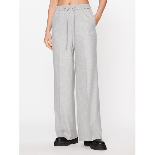 Boss Spodnie materiałowe Tavite 50502722 Szary Relaxed Fit ze sklepu MODIVO w kategorii Spodnie damskie - zdjęcie 183945408