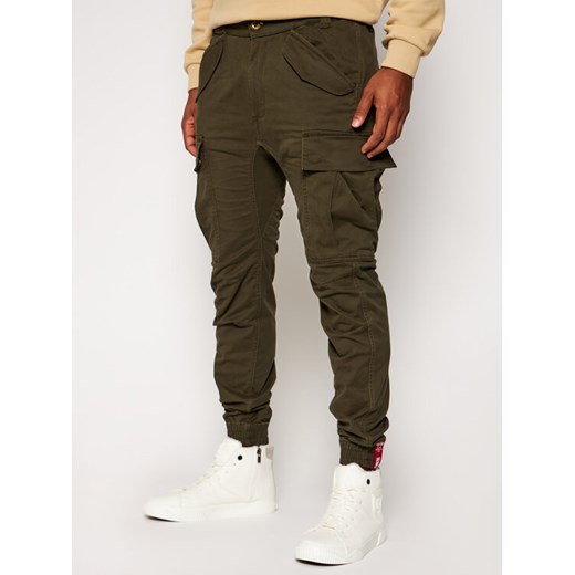 Alpha Industries Joggery Airman 188201 Zielony Tapered Fit ze sklepu MODIVO w kategorii Spodnie męskie - zdjęcie 183946877