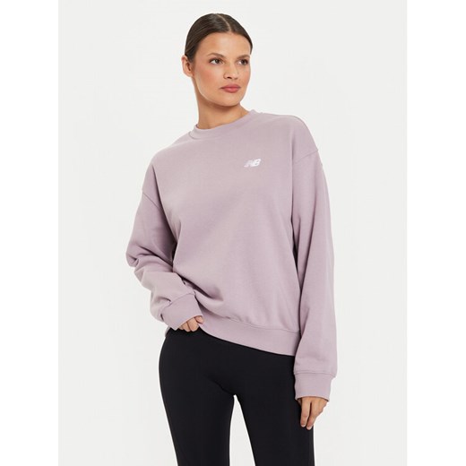 New Balance Bluza Essentials WT41508 Fioletowy Regular Fit ze sklepu MODIVO w kategorii Bluzy damskie - zdjęcie 183947107