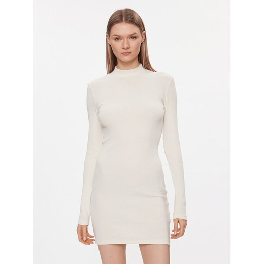 Brave Soul Sukienka codzienna LDRJ-69GERRIE Écru Slim Fit ze sklepu MODIVO w kategorii Sukienki - zdjęcie 183948098