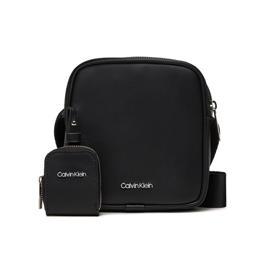 Saszetka Calvin Klein Ck Est. Pu Cube Reporter K50K511861 Czarny ze sklepu eobuwie.pl w kategorii Saszetki - zdjęcie 183971877