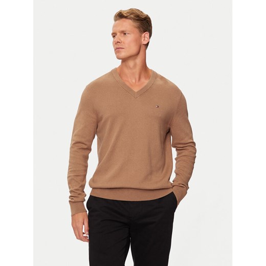 Tommy Hilfiger Sweter MW0MW28047 Beżowy Regular Fit ze sklepu MODIVO w kategorii Swetry męskie - zdjęcie 183985439