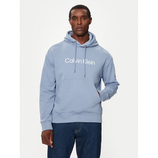 Calvin Klein Bluza Hero K10K111345 Niebieski Comfort Fit ze sklepu MODIVO w kategorii Bluzy męskie - zdjęcie 183985765