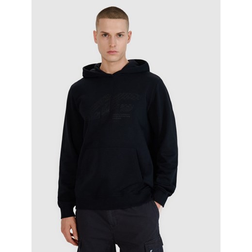 Męska bluza dresowa nierozpinana z kapturem 4F 4FWSS25TSWSM1585 - czarna ze sklepu Sportstylestory.com w kategorii Bluzy męskie - zdjęcie 184005259